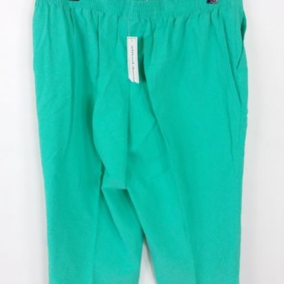 Alfred Dunner Green Capri Pockets Classic Fit - - Picture 3 of 4